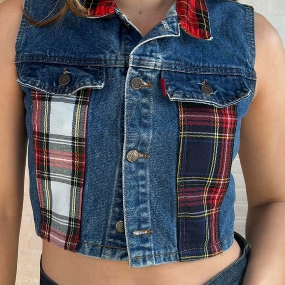 Vintage Y2K L.E.I Denim Vest with Plaid Detailing - Picture 2 of 5
